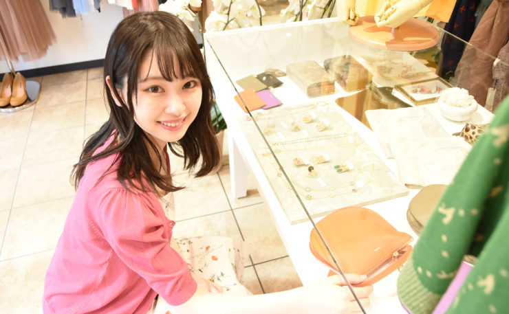【未経験歓迎！アクセサリー販売のお仕事】のアイキャッチ画像